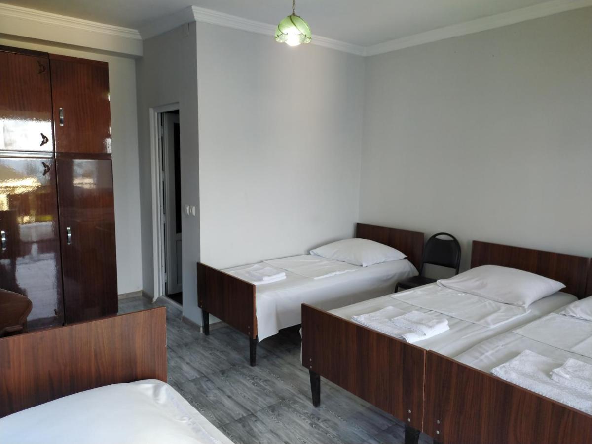 Guest House Teni Makhinjauri Exterior photo