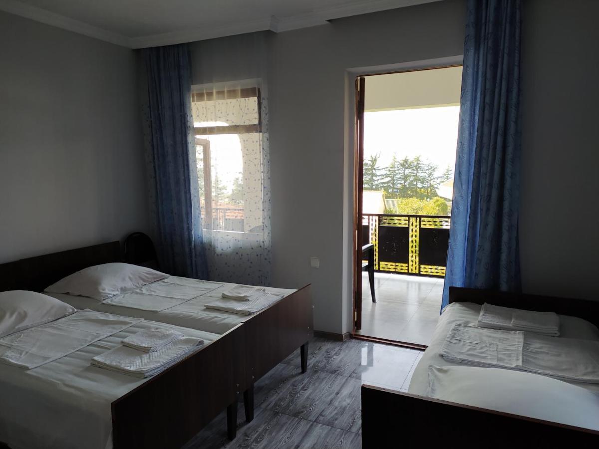Guest House Teni Makhinjauri Exterior photo